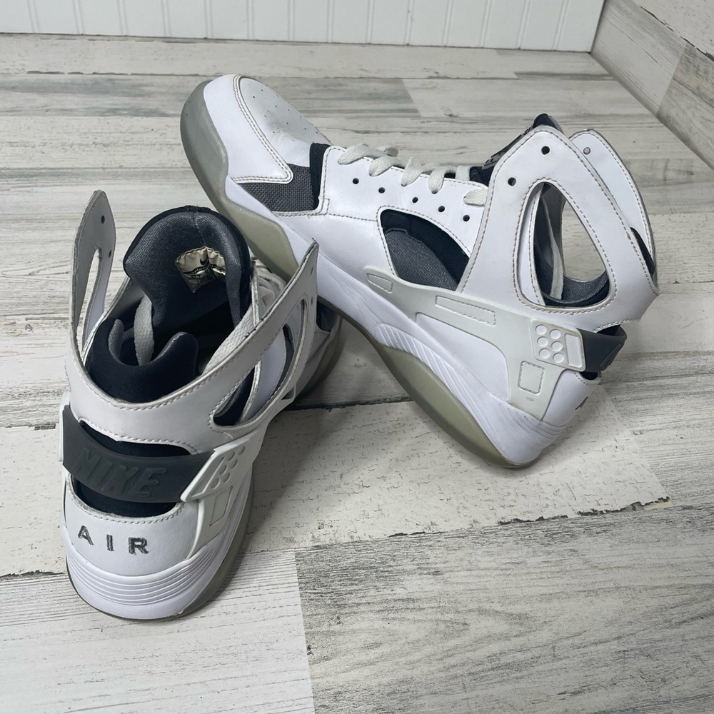 Nike Air Flight Hurarche ‘White Black